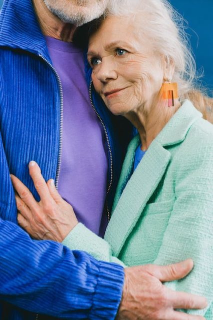 Opieka nad osobą starszą, niesamodzielną to ciężka praca – potrzebne wsparcie opiekuna w wielu wymiarach