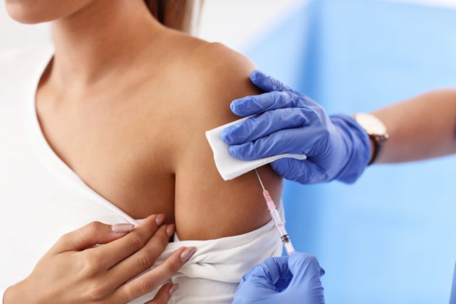 Czy wiesz, ……..kto powinien przyjąć szczepionkę RSV?