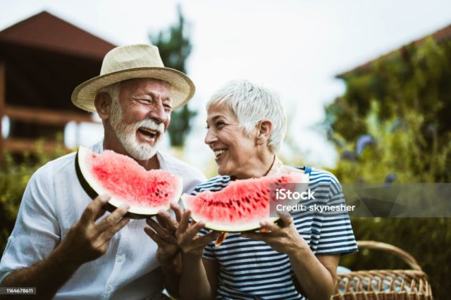 Dieta w upalne lato dla seniorów